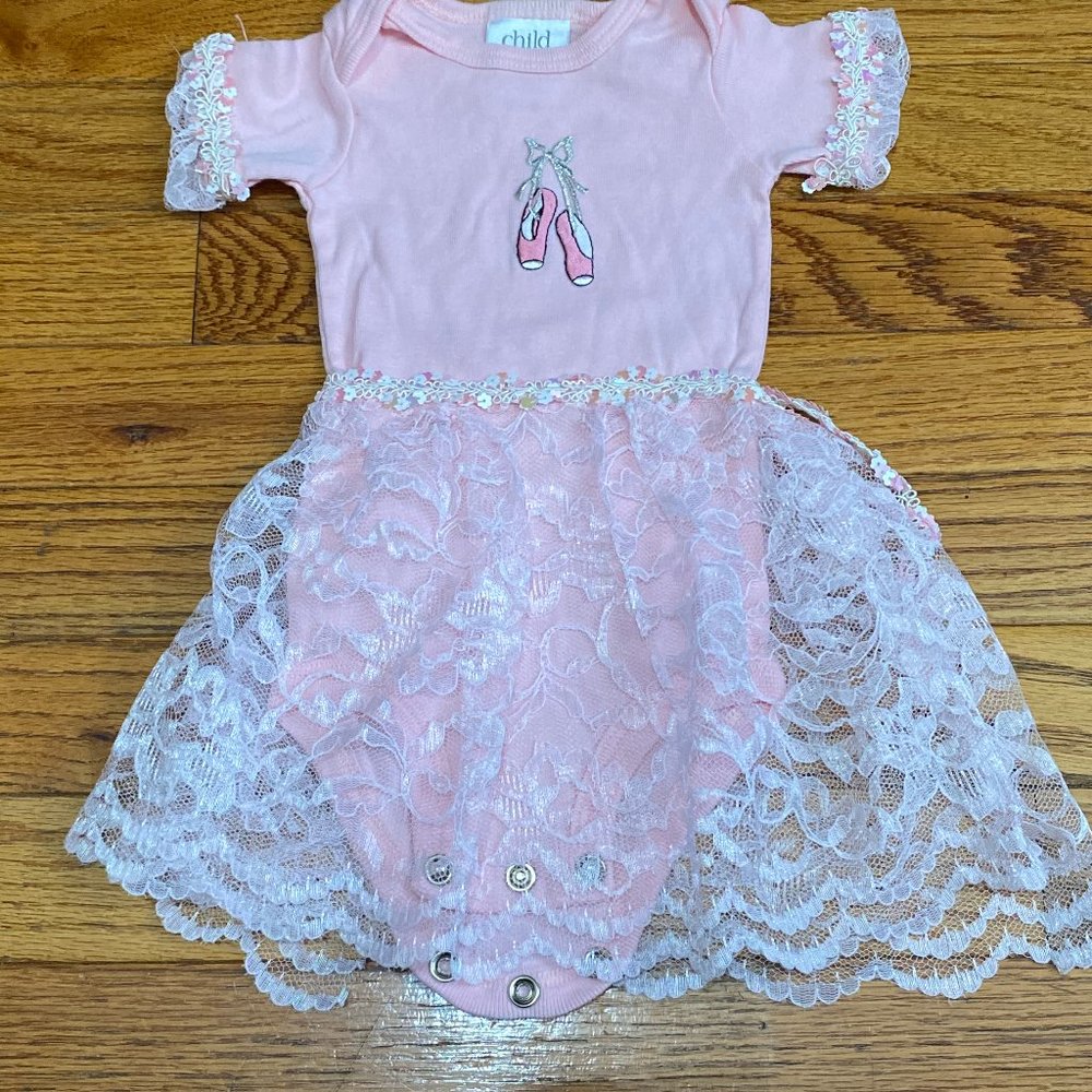Carter's ❤️ Child Of Mine Onesie with built in skirt Size - Small (PRE-LOVED)